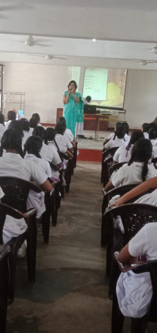 A program to educate teenage daughters to reduce early marriages in Homagama (2022-12-06)